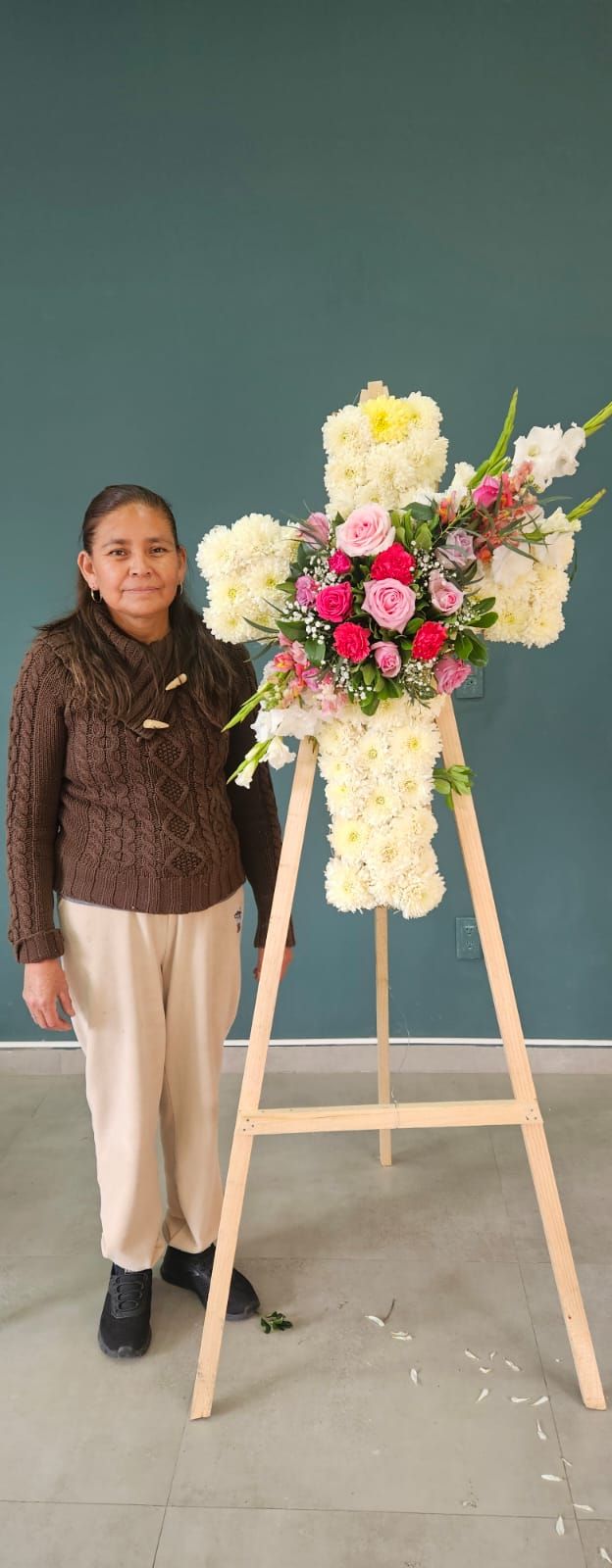 Trabajo floral funerario elaborado por estudiantes